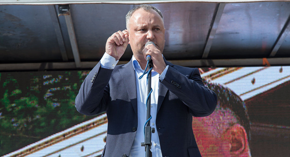 În opinia lui Dodon, pentru faptele la care s-a referit Timofti ar trebui să fie demis şi să fie pedepsit conform legii.