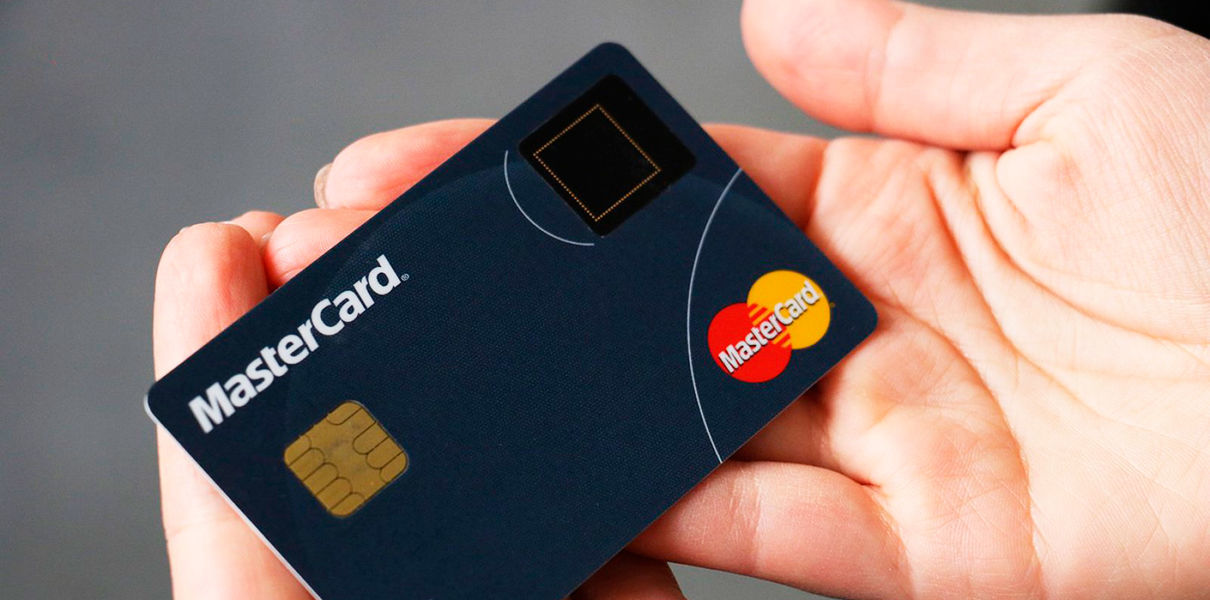 MasterCard создала банковскую карту со сканером отпечатков пальцев.