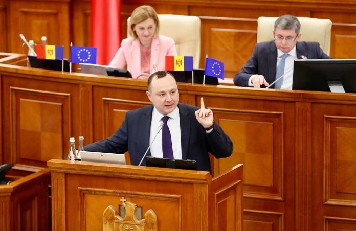 Батрынча - PAS: Вы не имеете права вносить изменения в Избирательный кодекс в год выборов.