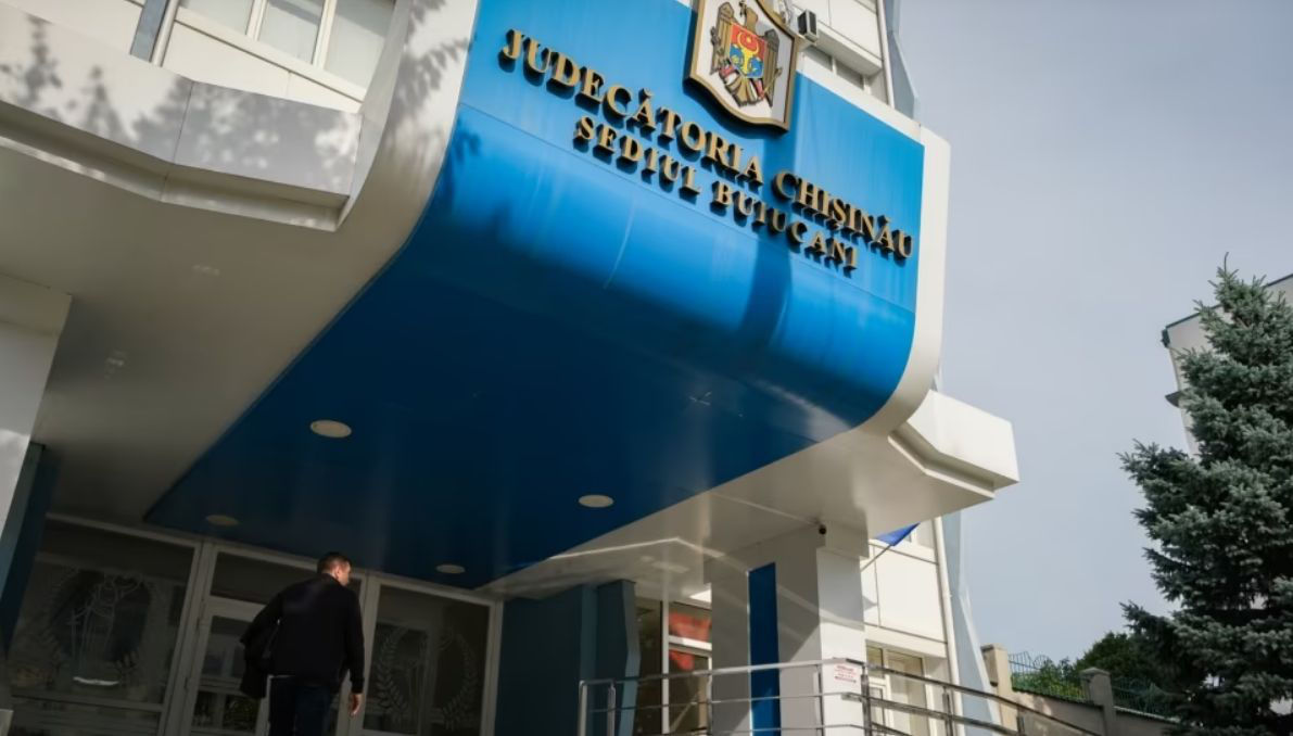 Еще шесть судей написали заявления об отставке.