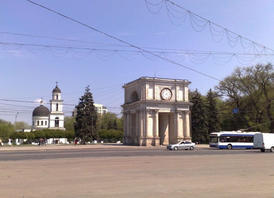 7 апреля график работы троллейбусов и автобусов будет продлен до 24:00. Фото: chisinau.md.