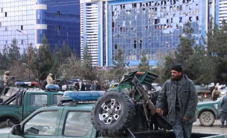 Atentat sinucigaș la o întrunire politică din Kabul: Sunt 7 morți