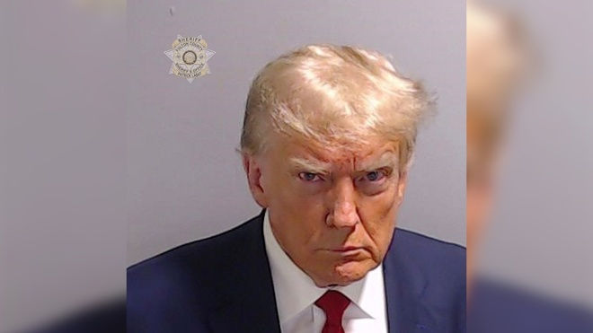 Трампу пожертвовали рекордные $7,1 миллиона после тюремного фото.