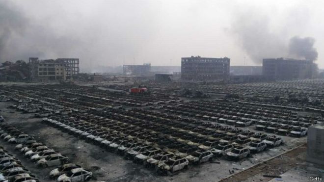 На месте аварии в промышленно-портовой зоне работает более 1000 человек.