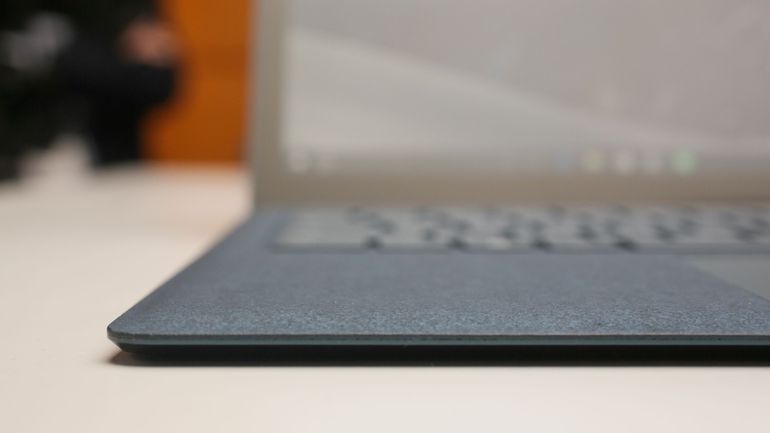 Surface Laptop de la Microsoft este imposibil de dezasamblat sau upgradat. 