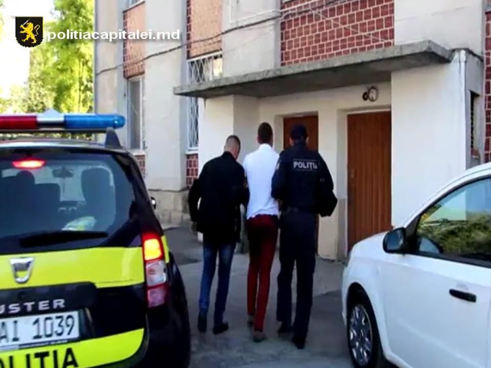 A furat bunuri de 8.000 lei dintr-o casă. Hoțul riscă 4 ani detenție