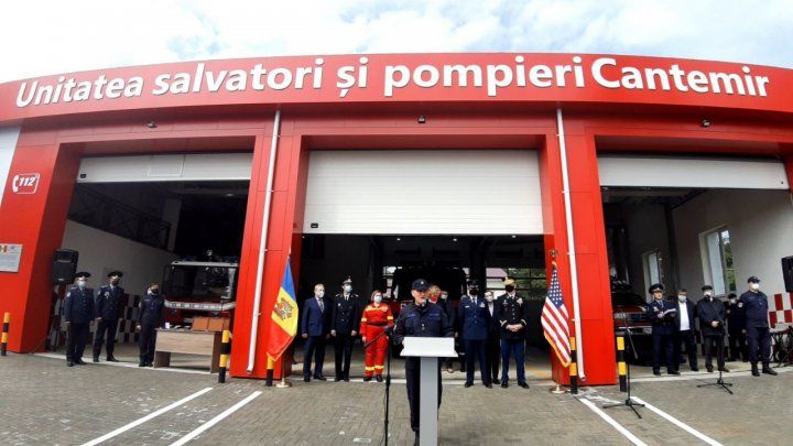 В Кантемире открыли современную пожарную часть с вертолётной площадкой.