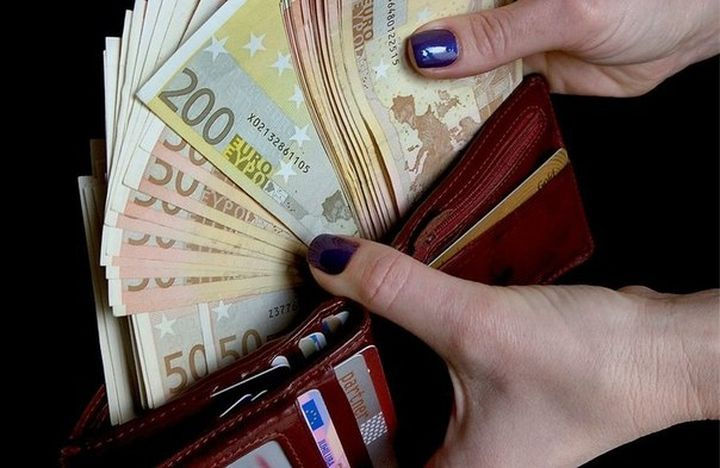 Средняя зарплата в Германии достигла 3 444 евро.
