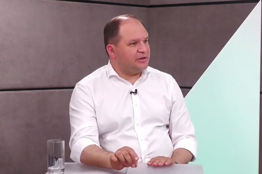 Чебан: Село в навозе, но со спортивной площадкой – не европейское село.