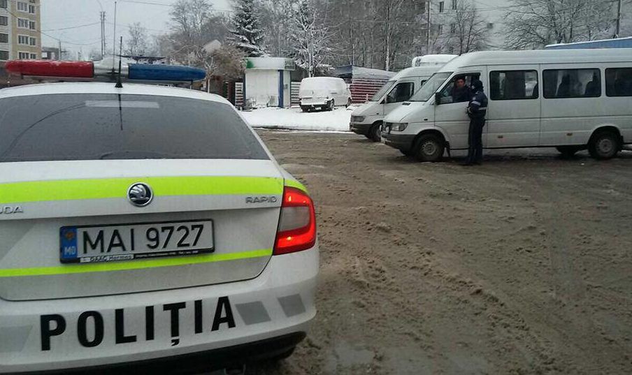 Atenție șoferi; Pe drumuri se va forma ghețuș.