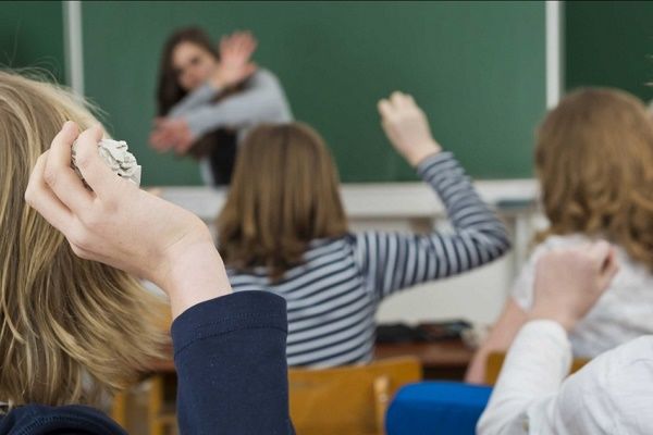 Федерация профсоюзов образования и науки предложила ввести механизм защиты преподавателей.