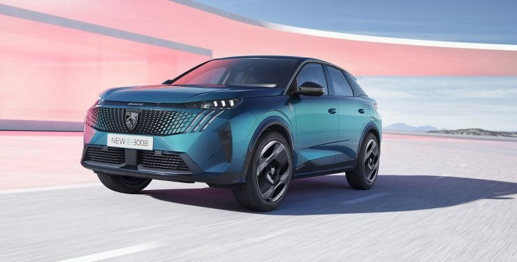 Гибрид или электро: раскрыты новые подробности и цена Peugeot 3008 2024.