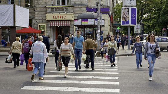Около 30% опрошенных в той или иной степени удовлетворены тем, как живут в настоящее время. Фото: argumenti.md