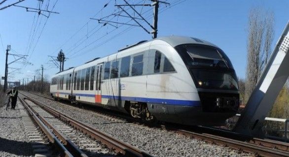 Tinerii care-și fac studiile în România vor putea călători gratuit cu trenul. 