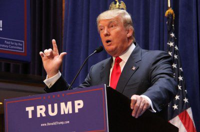 Юристы изучают возможные способы замены Дональда Трампа на иного кандидата за месяц до голосования.