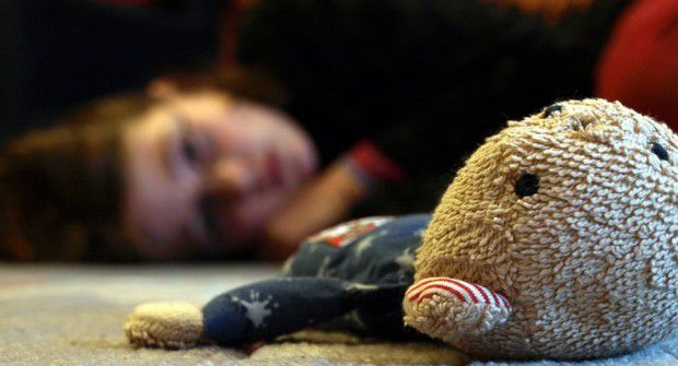 Un locuitor al raionului Călăraşi a fost condamnat la 18 ani de închisoare pentru violarea fiicei minore a concubinei.