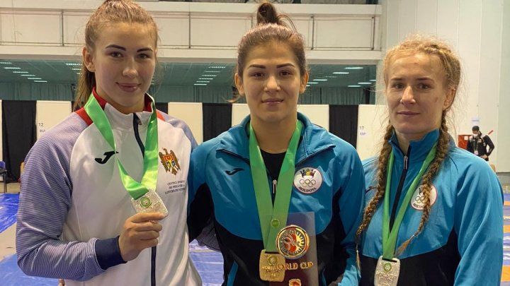 Молдавские спортсменки завоевали три медали на Кубке мира по борьбе.