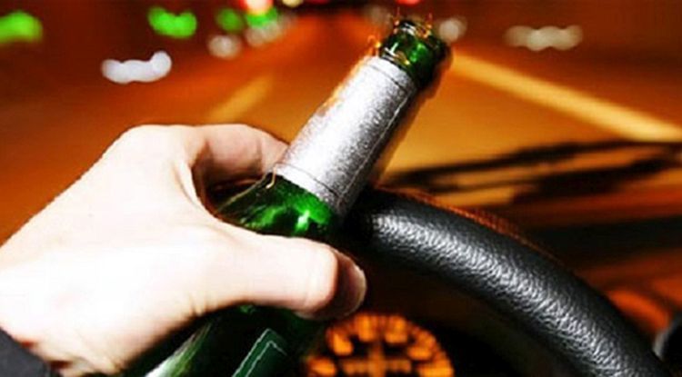 Şofer beat şi drogat, prins în trafic de un echipaj al Brigăzii de patrulare. 