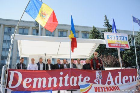 Primele fisuri grave în partidul Țopilor. Conducerea DA acuzată de reglări de conturi între grupările mafiote; scopul este reabilitarea Țopilor și eliberarea lui Filat.