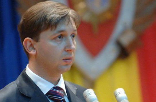 Депутат отметил, что предлагается начать диалог без политической окраски, без идеологии.