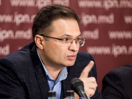 Эксперт: Власти должны понят проблемы транспортной отрасли.