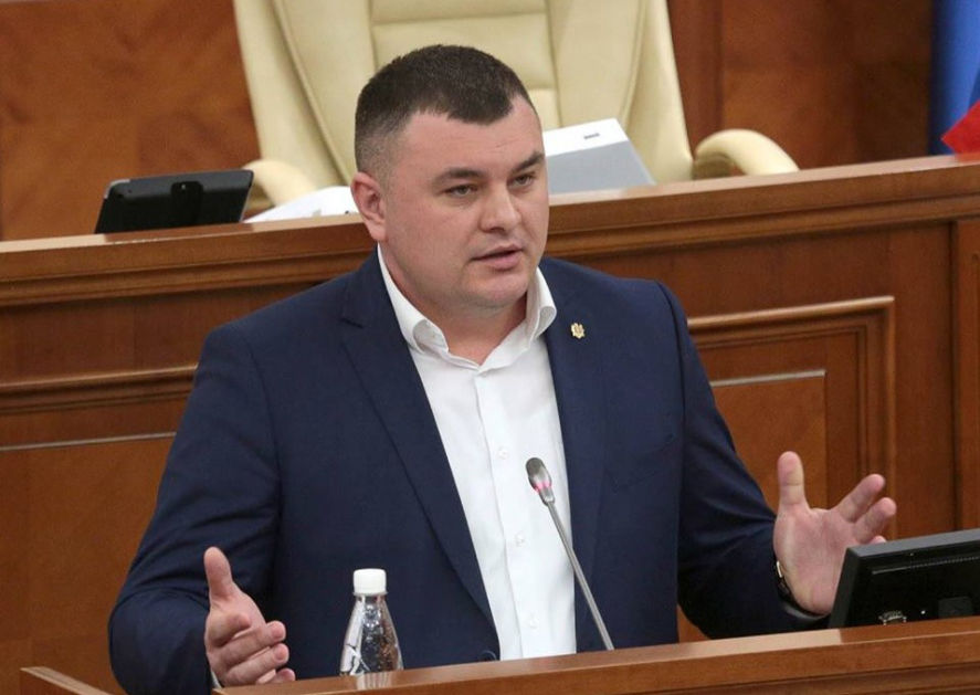 Новак: ПДС не может дать людям хлеба, а потому даёт зрелища.