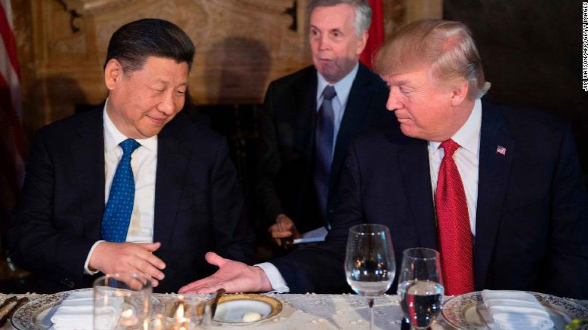 Trump l-a lăudat pe președintele chinez pentru prelungirea mandatului pe viață. 