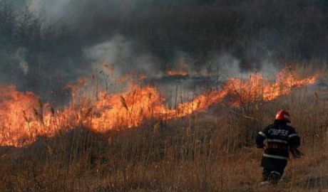 Если вы заметили возгорания, необходимо звонить в службу 901.