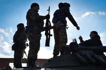 Днем в субботу наблюдатели заметили на восточной окраине Макеевки конвой из более 40 грузовиков и автоцистерн.