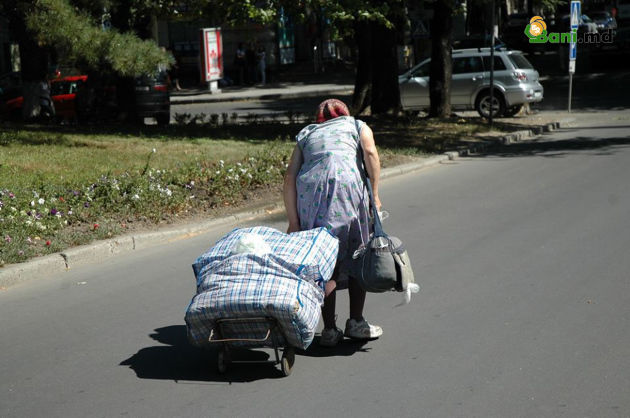 Prestațiile sociale, cea mai importantă sursă de venit a vârstnicilor din Moldova.
