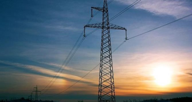 Это вызвано сокращением выработки электроэнергии из-за дефицита топлива для ее выработки.