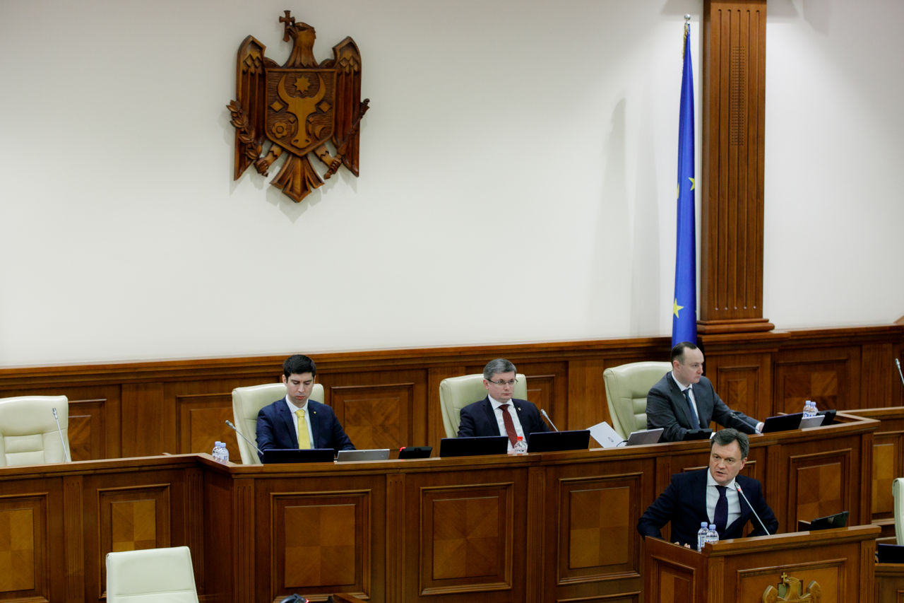 В парламенте Речану напомнили знаменитую фразу про асфальт.