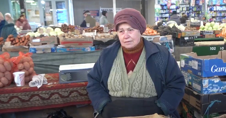 Торговля на рынках в Бельцах идет плохо: у людей нет денег.
