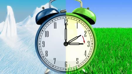 Стрелки часов будут переведены на один час назад. 02.00 станет 03.00.
