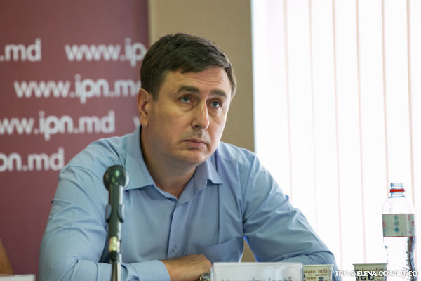 Эксперт рассказал, что происходит на валютном рынке.