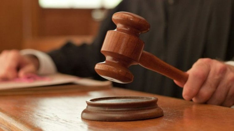 Un tânăr, achitat după ce a ucis în bătaie un bărbat. Procurorii vor contesta verdictul.