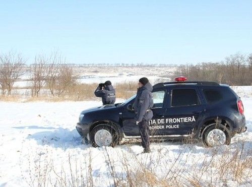 Ледяные торосы на Днестре стали причиной закрытия пунктов паромной переправы "Сорока", "Василкэу" и "Косэуць".