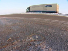 В ходе осмотра на задней полке за местом водителя был обнаружен труп без явных признаков насильственной смерти. Фото: vesti.ru