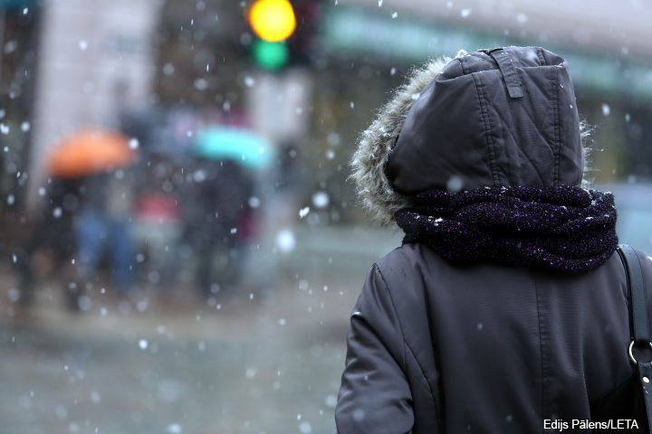 Noaptea temperaturile vor scădea pînă la -6 grade. 
