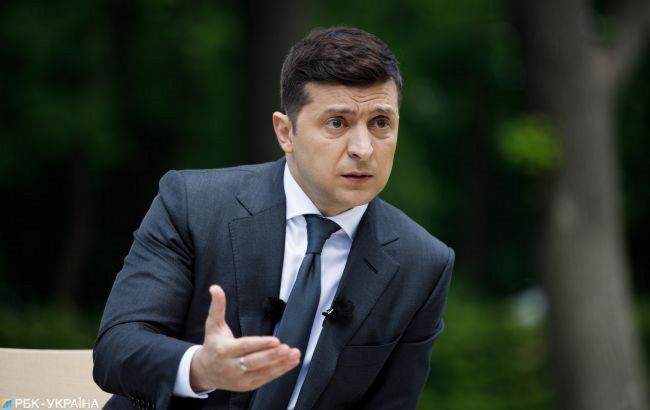 Зеленский: В Украине введут военное положение.