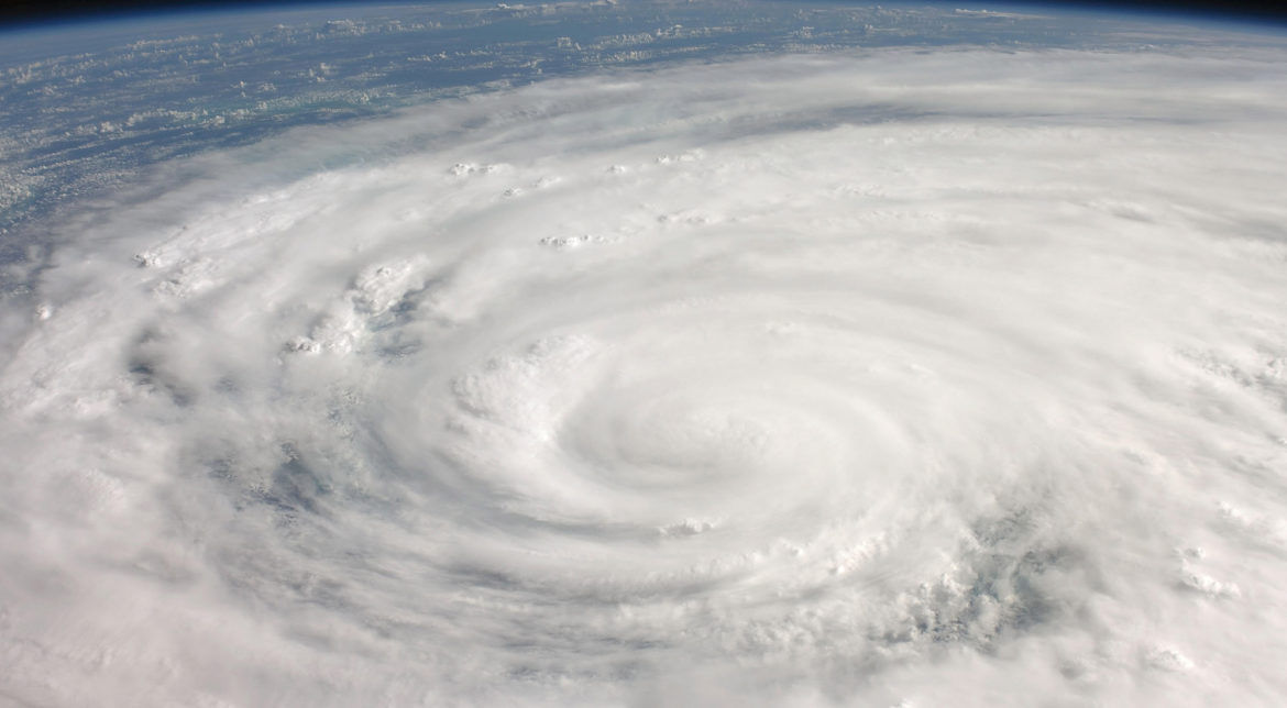 Modelarea computerizată pentru a analiza cantități mari de date cu privire la clima planetei. 