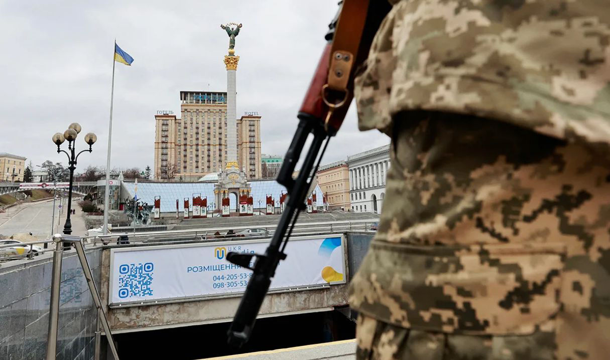 В Украине на 90 дней продлили военное положение.