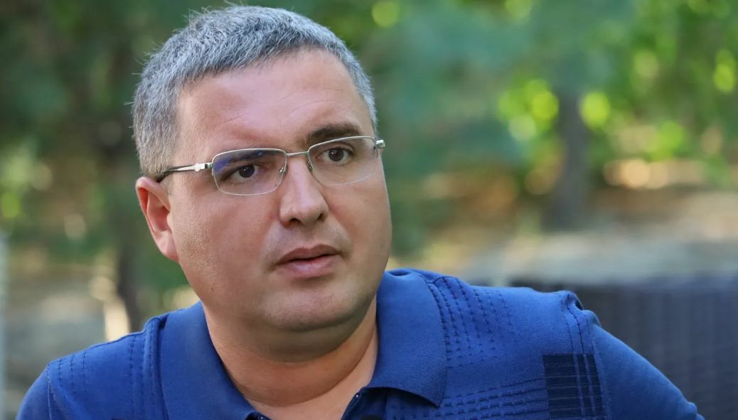 Ренато Усатый снова в отпуске.