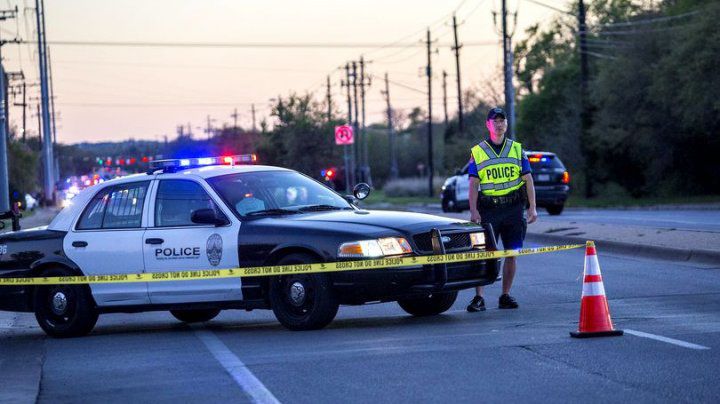 Bărbatul care a provocat mai multe atacuri cu bombă în Texas s-a sinucis.
