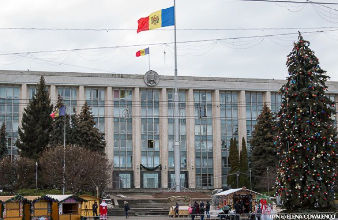 В новогоднюю ночь на площади концерта не будет.