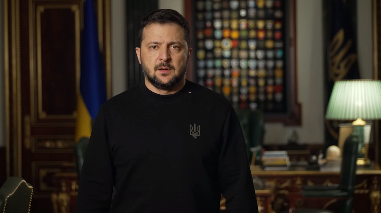 Зеленский: Уровень ПВО позволяет не останавливать страну при взлете истребителей в РФ.