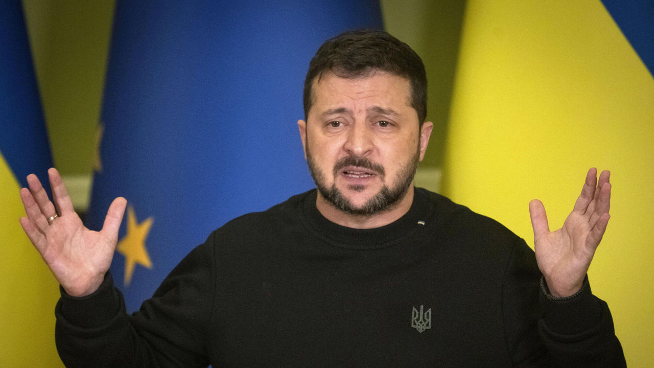 Зеленский: РФ расшатывает ситуацию в Молдове, показывая, что там что-то не так с выборами.