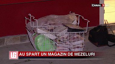 Au spart un magazin de mezeluri, dar nu au reușit să fure produsele. Foto: Captură video