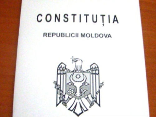 Când va apărea proiectul de introducere în Constituție a vectorului european