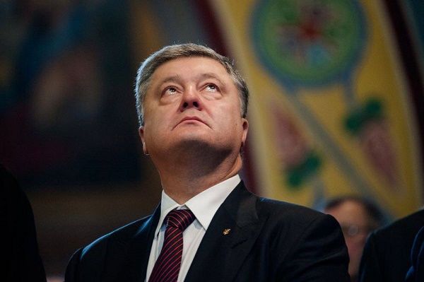 Порошенко "подловили" на раздаче паспортов россиянам.